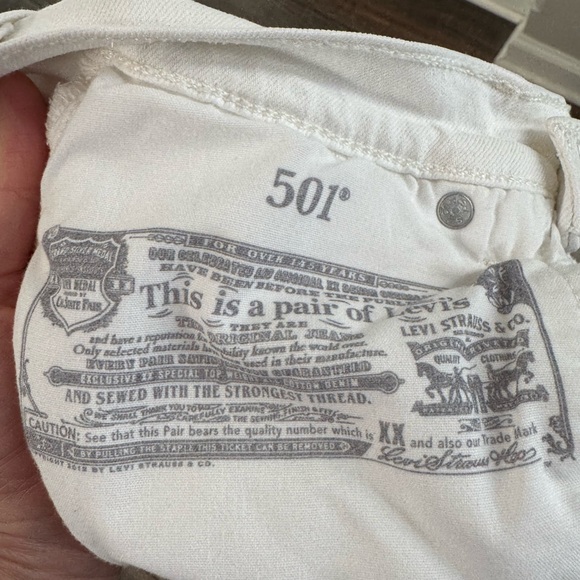 White 24 x 26 Levi Jeans Women’s Straight Leg - Picture 5 of 7